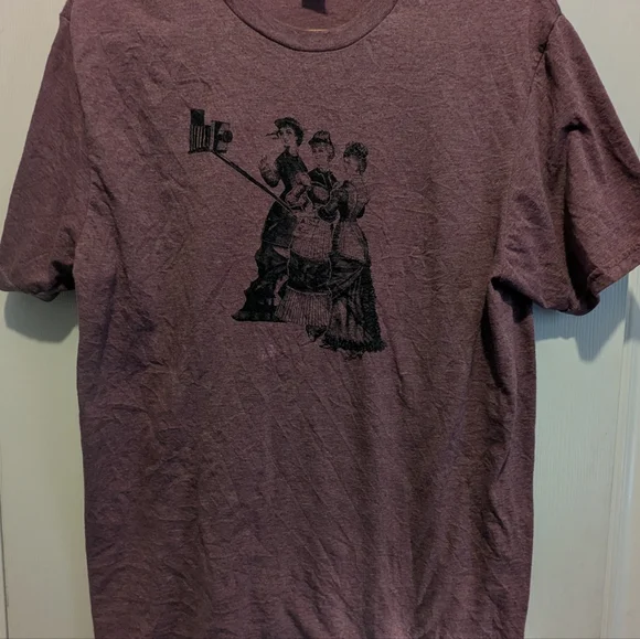 🌈Victorian Selfie Graphic Unisex Purple Short Sleeve Cotton Oversize Tee M - Picture 4 of 8